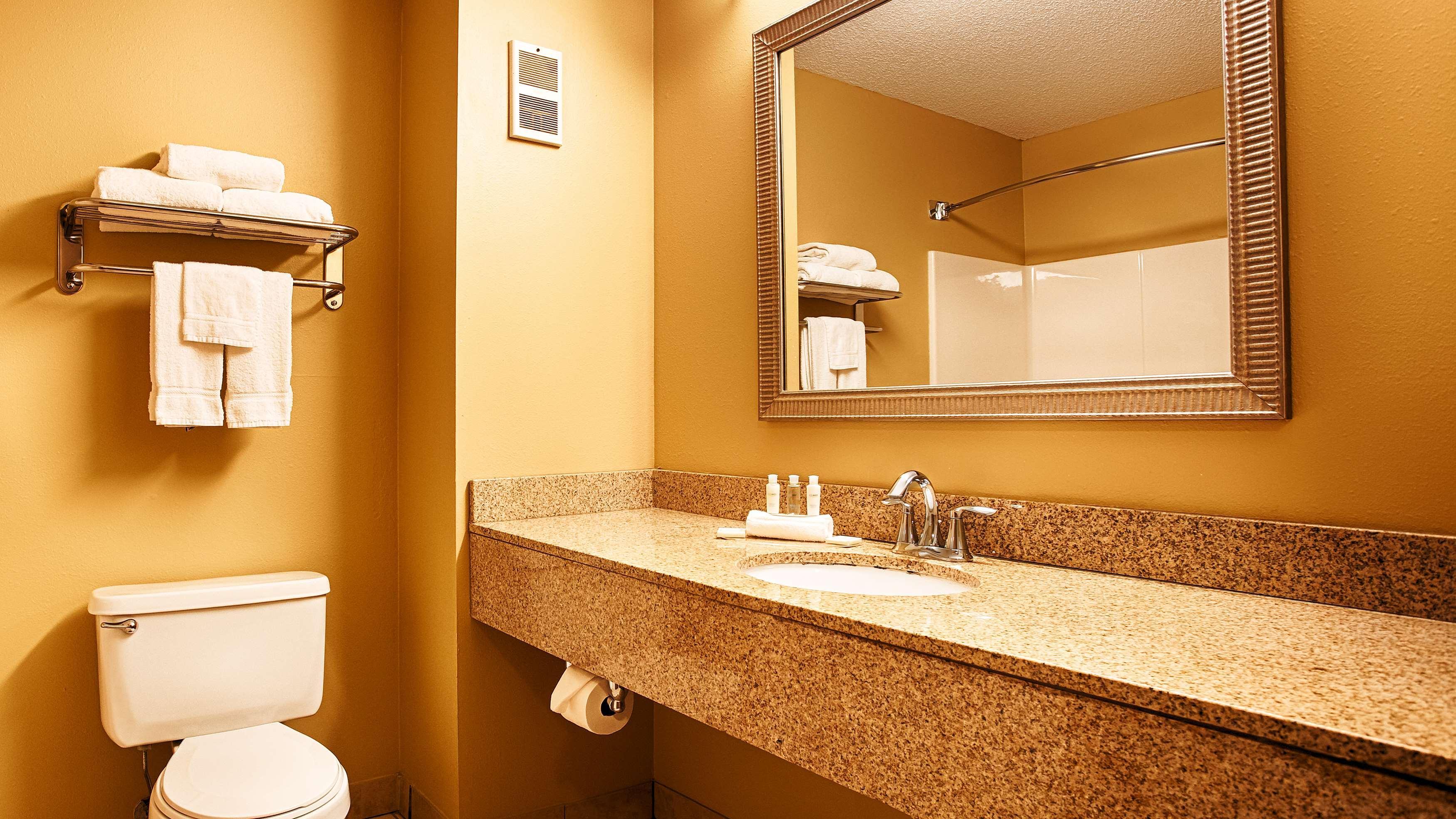 Best Western Plus Executive Inn St. Marys Exterior photo